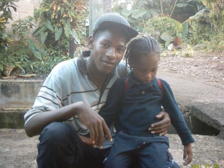  mon tonton Gui michel et moiiiii.